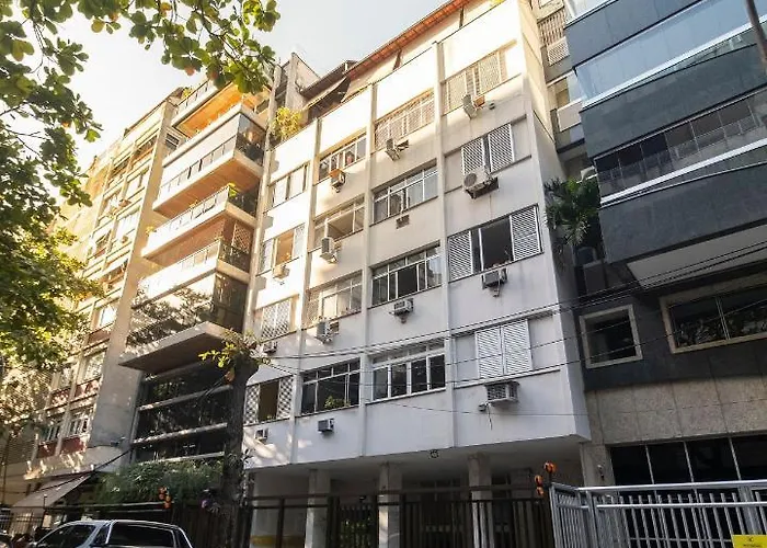 Deluxe Two-Bedroom Apartment