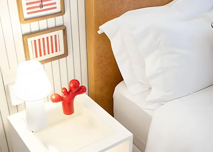 Deluxe Two-Bedroom Apartment
